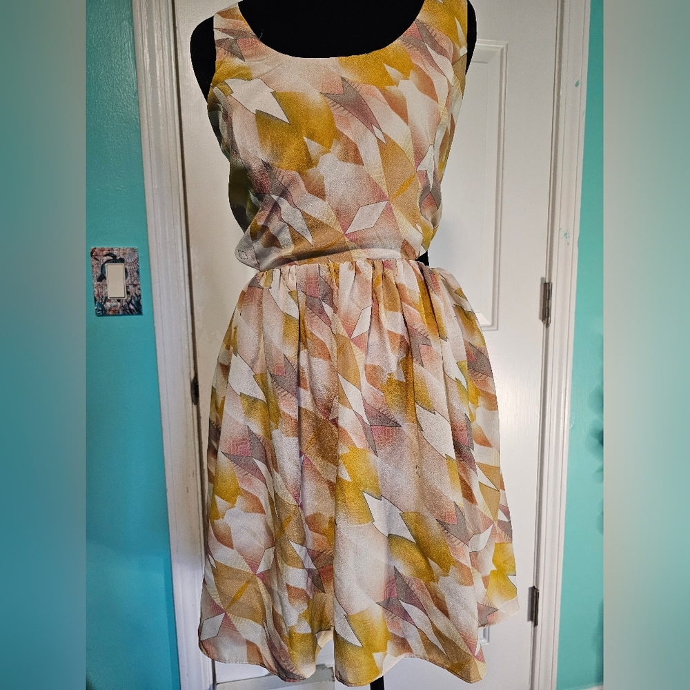 Chelsea & Violet Yellow Geometric Print Cutout Dress Women's Sz S